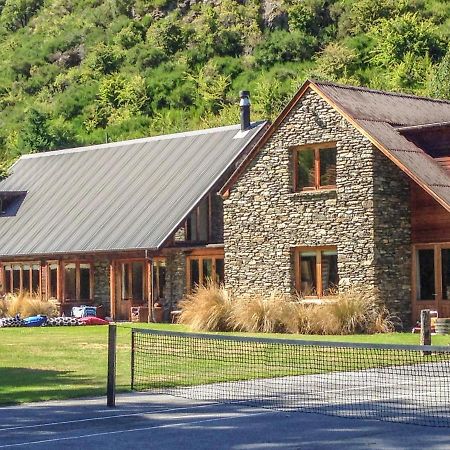Wharenui Holiday Home By Majordomo Arrowtown Room photo