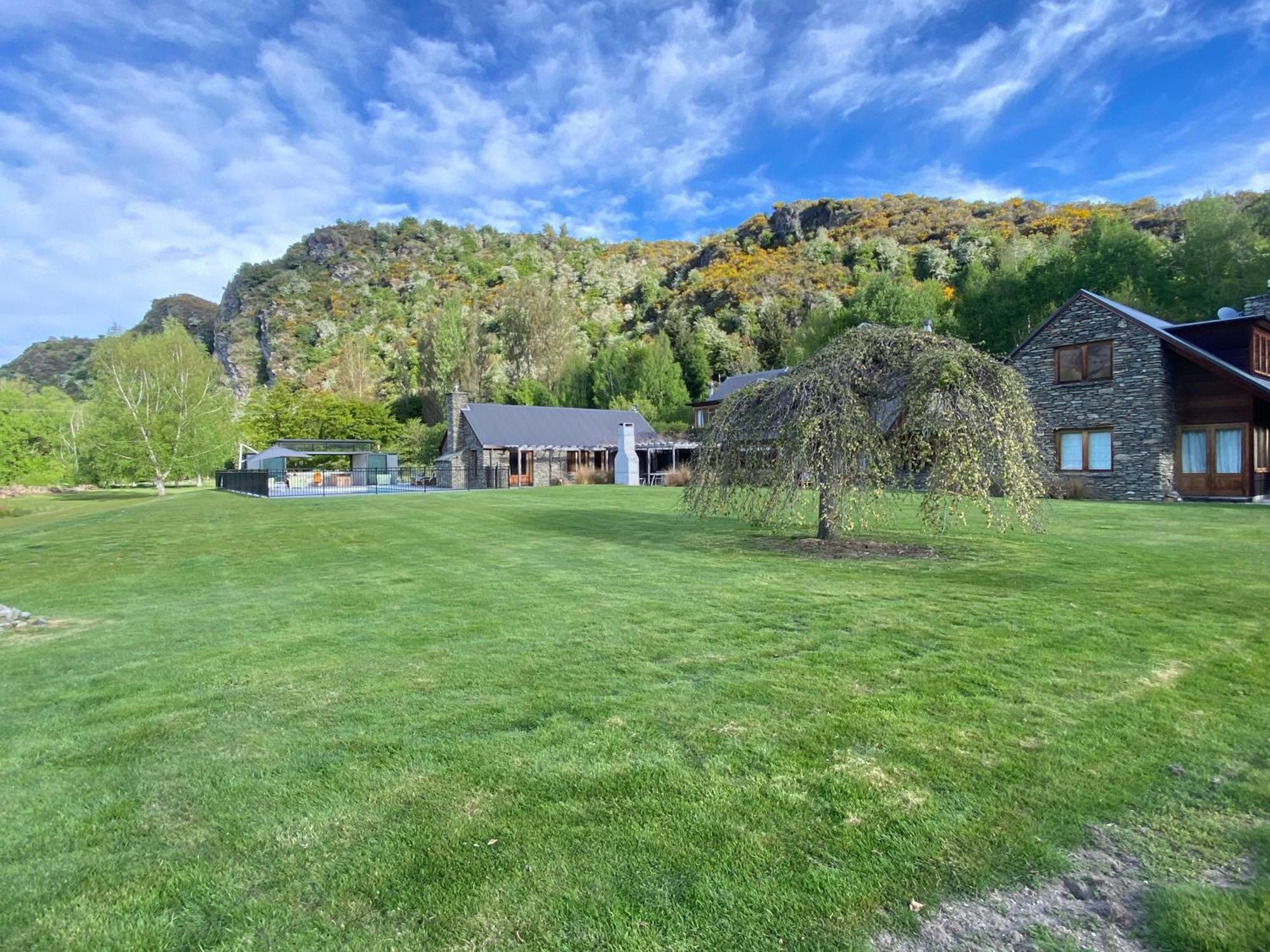 Wharenui Holiday Home By Majordomo Arrowtown Exterior photo