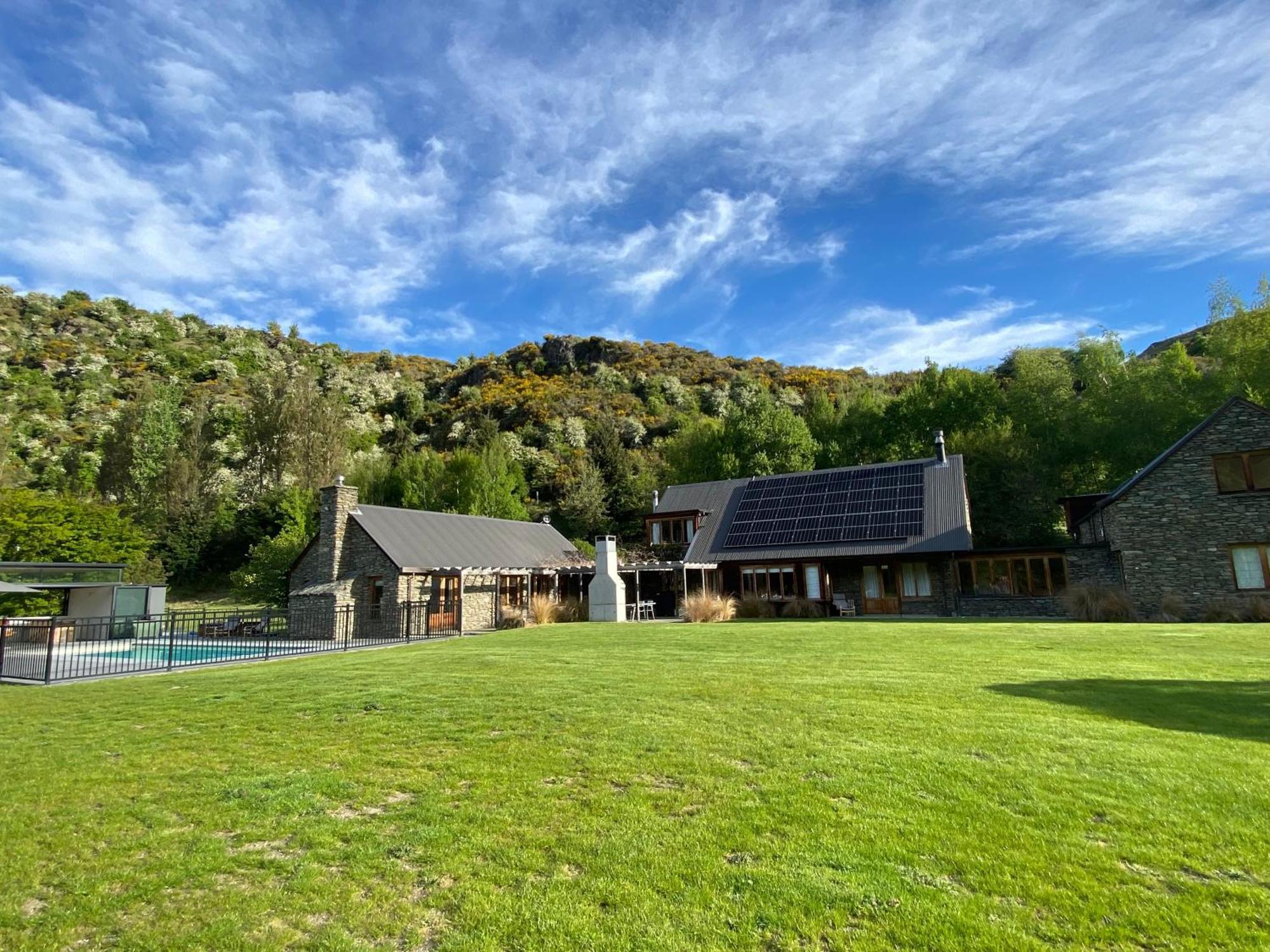 Wharenui Holiday Home By Majordomo Arrowtown Exterior photo