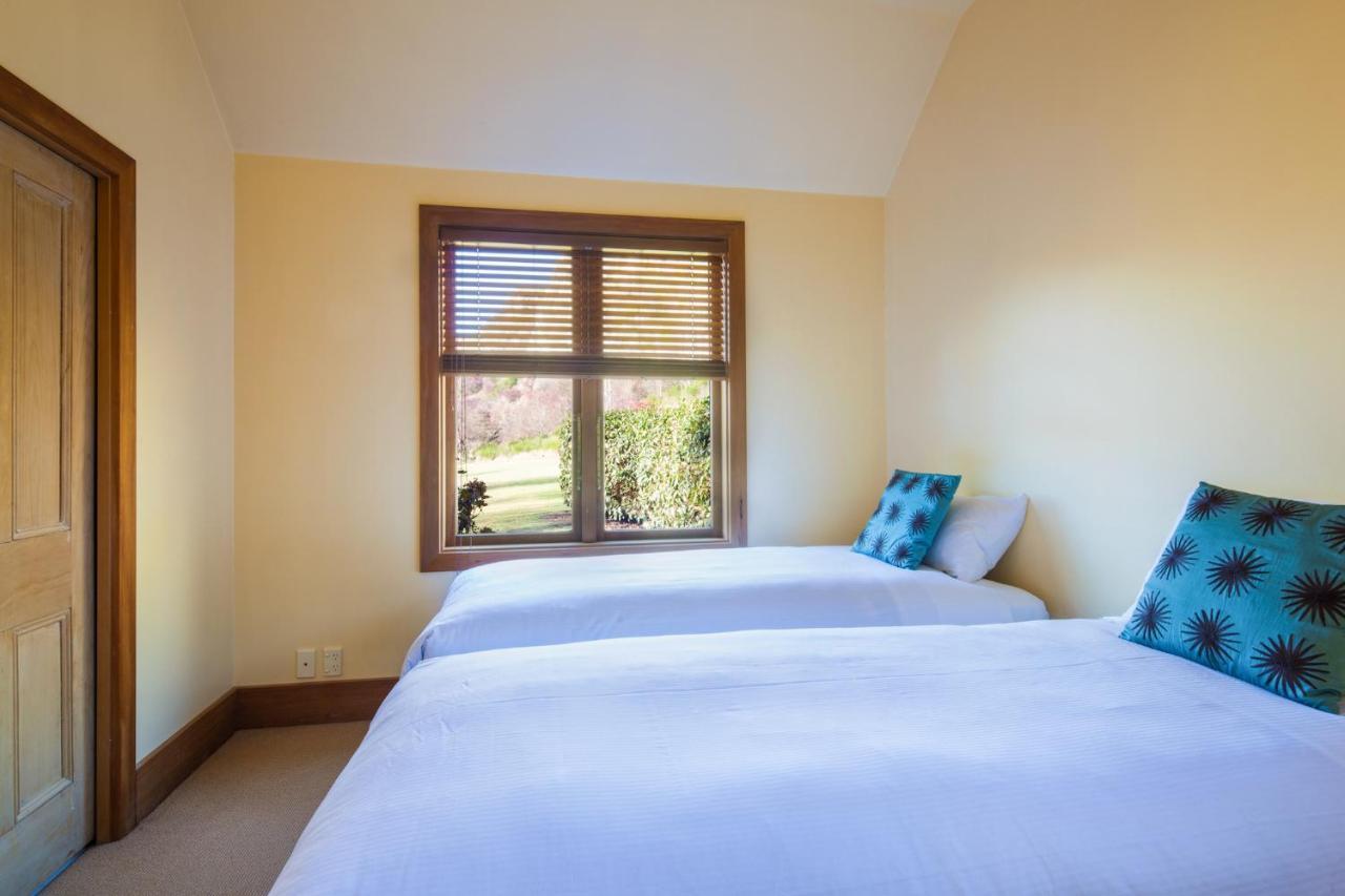 Wharenui Holiday Home By Majordomo Arrowtown Room photo